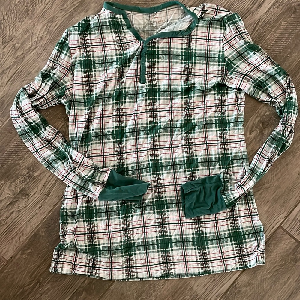 Woman’s little sleepies shirt